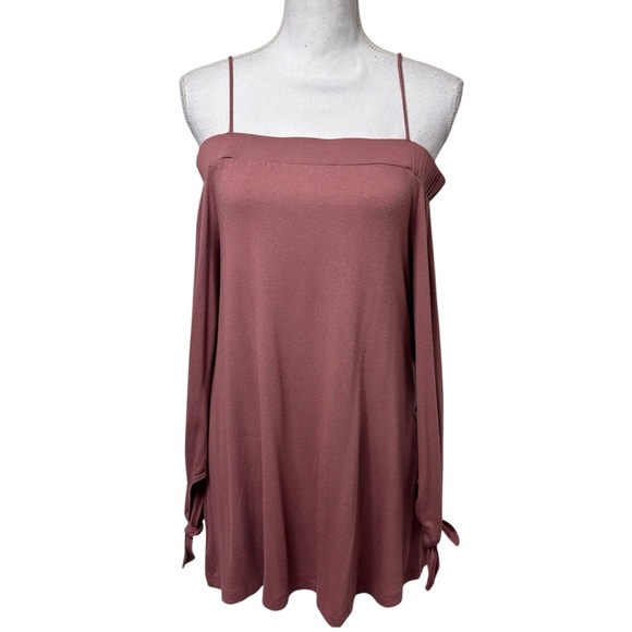 COVERSTITCHED YOUNG CONTEMPORARY PINK OPEN SHOULDERS MEDIUM TOP OR DRESS NEW - Picture 1 of 7
